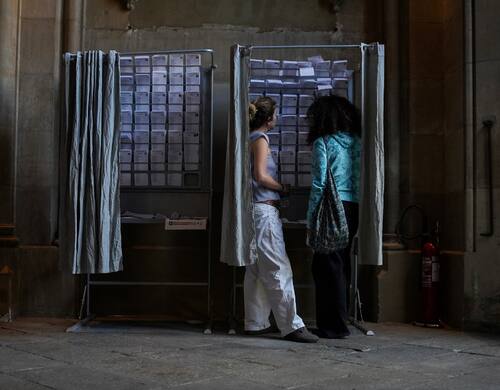 España votó en las Elecciones Europeas 2024. Aquí, una casilla de votación en Barcelona. Fuente: AFP