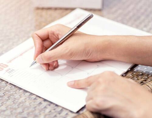 ¿Por qué escribir a mano ayuda a ejercitar y mantener activo nuestro cerebro? Fuente: Freepik