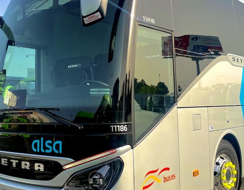 ALSA ofrece puestos para conductores con sueldos de hasta 2.500 euros. Fuente: X (@Alsa_autobuses)